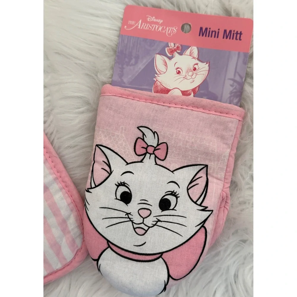 Disney The Aristocats Marie Pot Holder and Mini Oven Mitt Set Pink White NEW